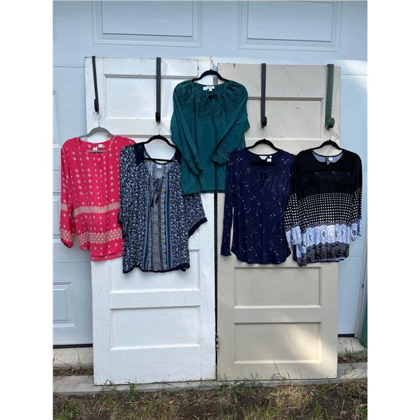 5 tops various labels- Size L