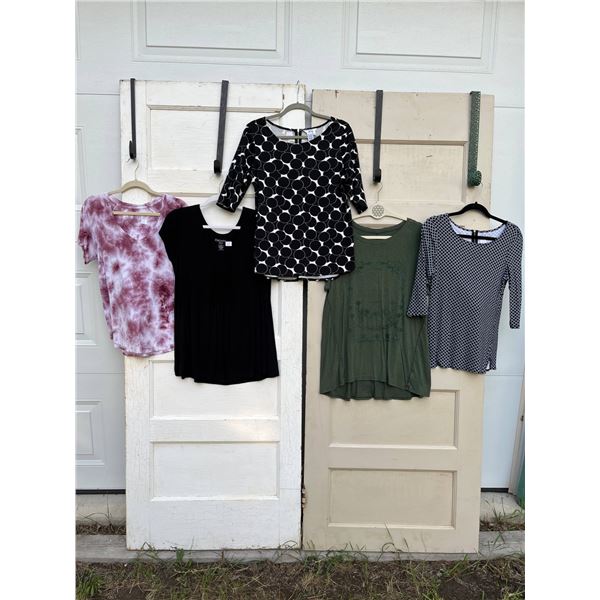 5 knit tops size M and L