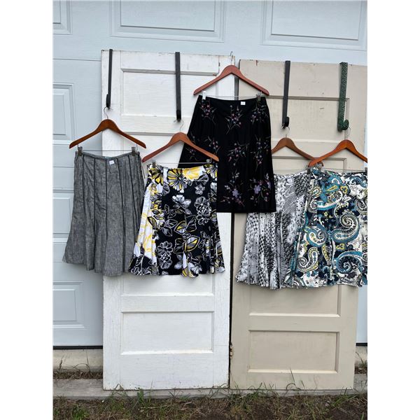 5 skirts sizes 8 - like new-26"L