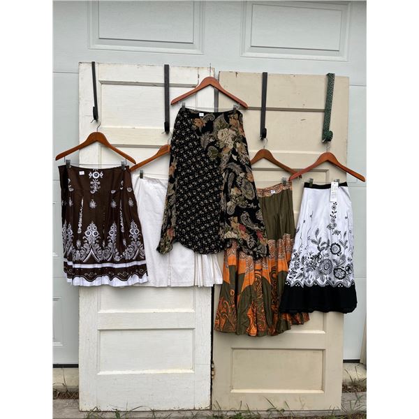 5 skirts sizes 14 - like new- 32"L