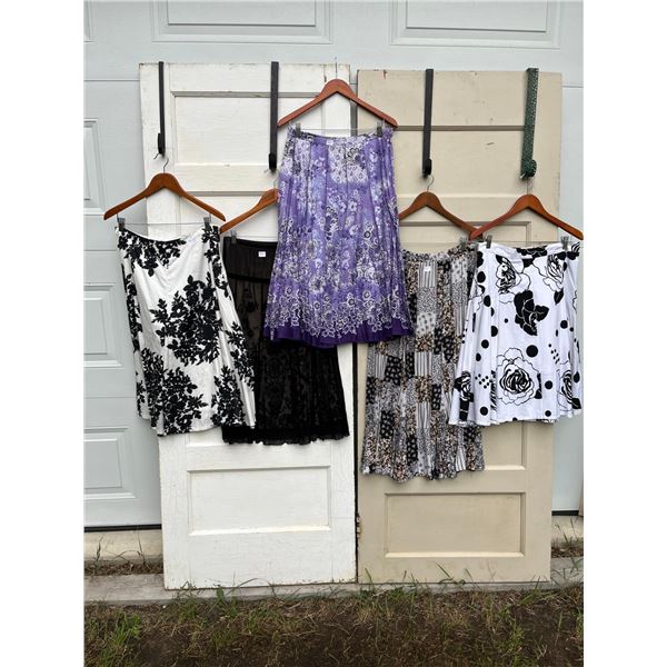 5 skirts sizes 10 - like new- 33"L