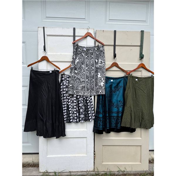 5 skirts sizes 10 - like new- 34"L