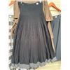 Image 4 : 5 skirts sizes 8 - like new- 39"L
