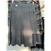 Image 2 : 4 knit skirts size L/XL- 28"L