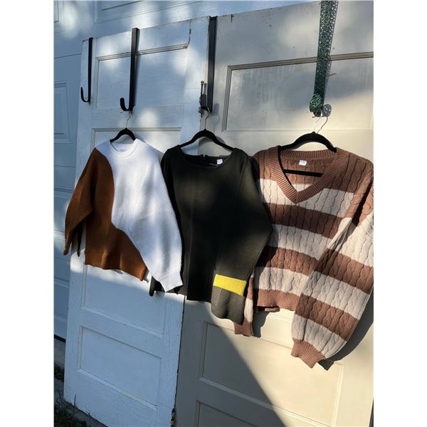 3 knit pullover sweaters- size XL- excellent condition