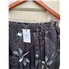 Image 2 : 4 pairs of  women's pants- sizes 8-10