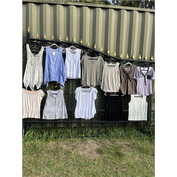 12 short sleeve tops- Size M