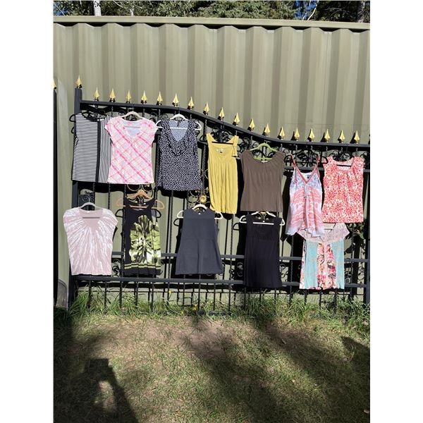 12 short sleeve tops- Size M