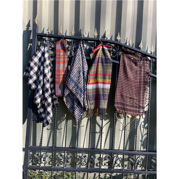 5 warm fashion scarves