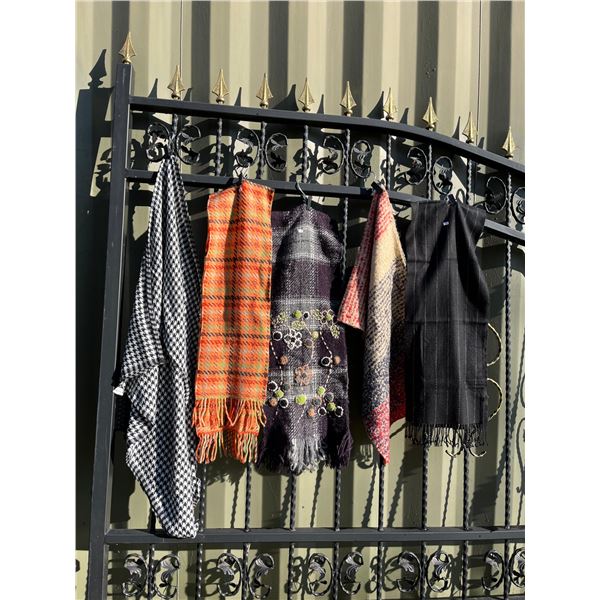 5 warm fashion scarves