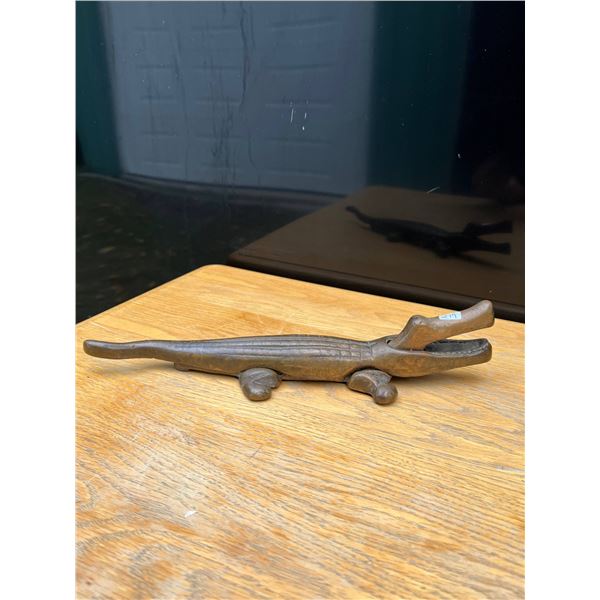 Brass crocodile