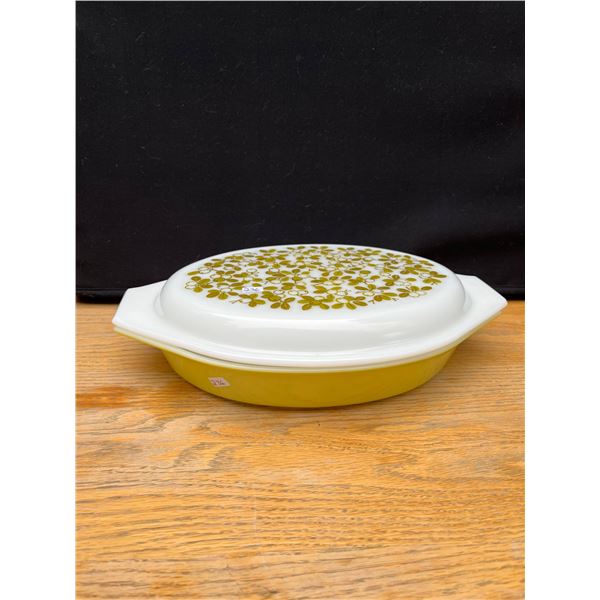 Vintage 1-1/2 quart pyrex dish