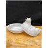 Image 2 : Mini milk glass hen on a nest