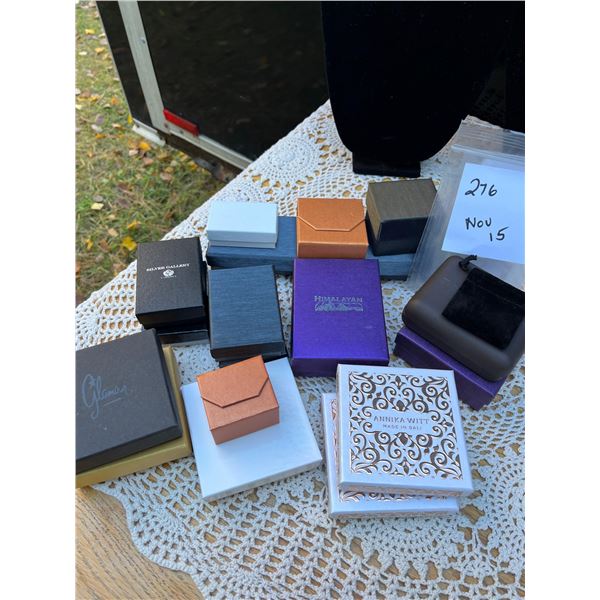 Various jewelry boxes