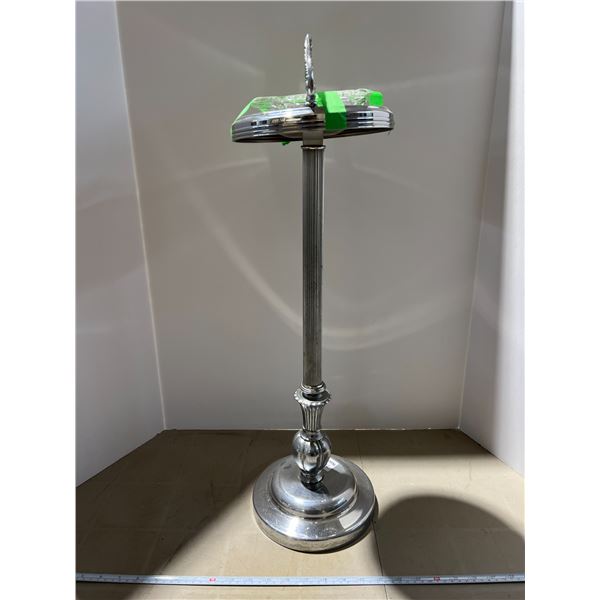 Floor ash tray w/ glass ash tray insert Hicklee Plated