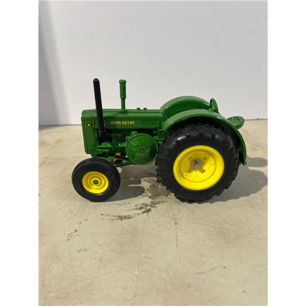 John Deere Model "D" tractor on rubber 1/16 scale