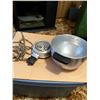 Image 1 : Speedy Hot Plate w/ Bowl.  Made by Filtro Products, Toronto.  7hp, 115v, 550 watts.