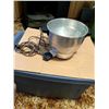 Image 2 : Speedy Hot Plate w/ Bowl.  Made by Filtro Products, Toronto.  7hp, 115v, 550 watts.