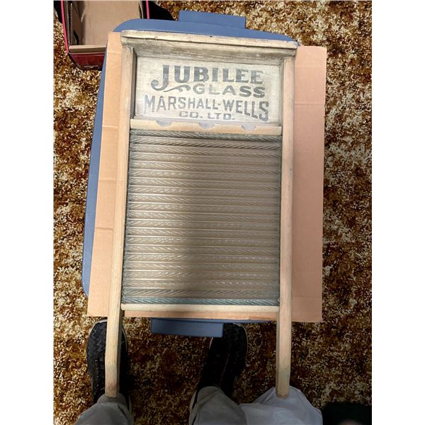 Glass Washboard. "Jubilee Glass Marshall-Wells Co. Ltd"