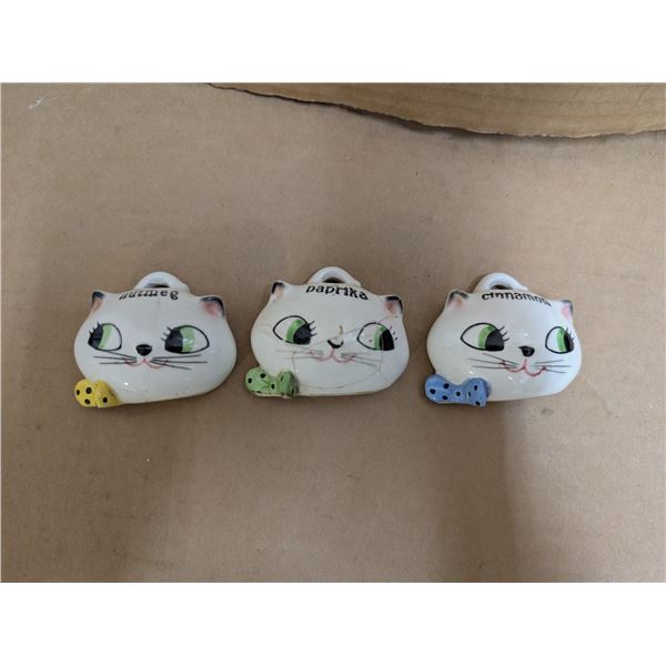 3x 1959 Holt Howard spice shakers "paprika repaired"