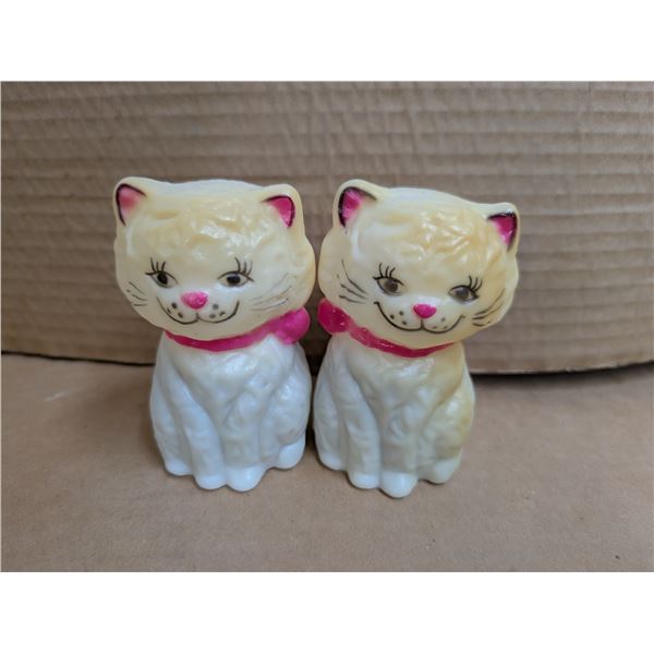 1950's celluloid kitten salt & pepper shakers