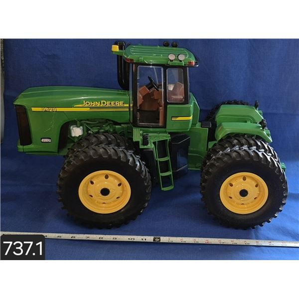 Huge John Deere R/C tractor, untested, missing battery holder and remote