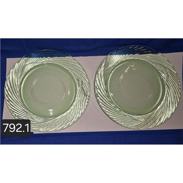 Pair of large 12 inch green glass Pyrex Festiva plates, no chips or cracks