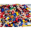 Image 3 : 7.5 lbs of "LEGO".  Large Lot of lego.