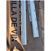 Image 3 : Lot of white vinyl siding- 12'L- approx 20 pieces