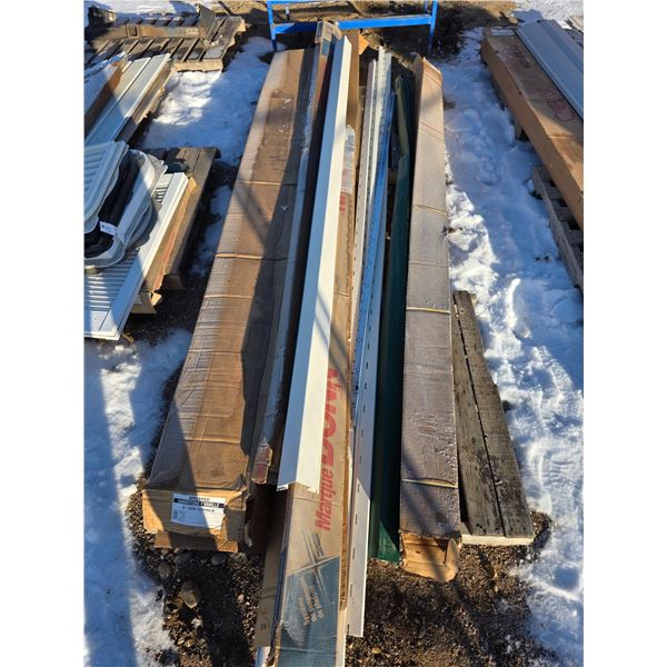 Lot of corner siding- approx 20 pieces- sizes vary up to 12'L