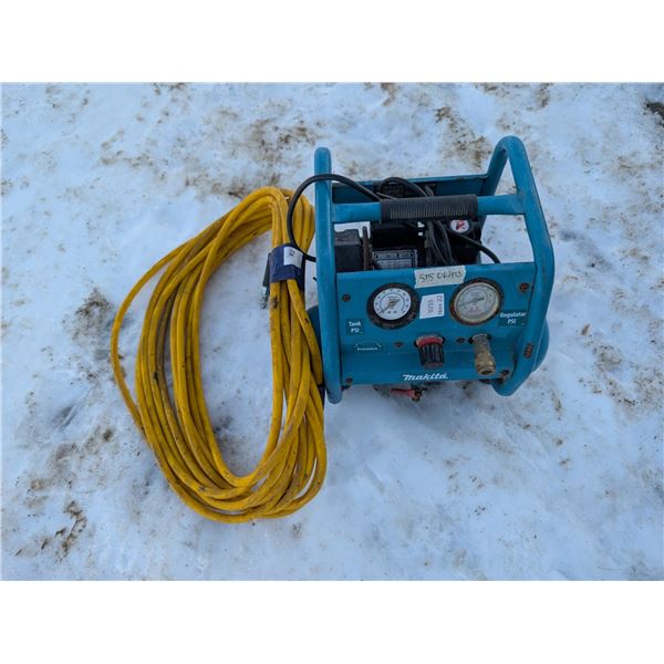 Makita Air Tank Max 200 PSI w/ Air Hose (not Tested)
