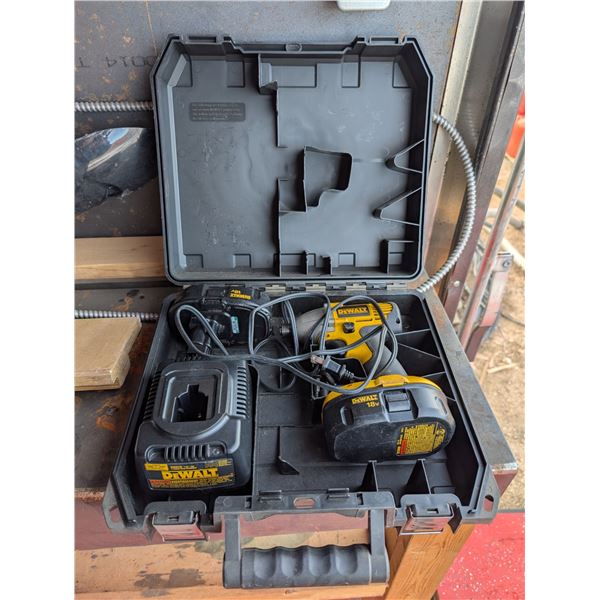 DeWalt DW056 Heavy Duty 1/4" (6mm) Cordless Impact Driver w/ original Case and Batteries/Charger