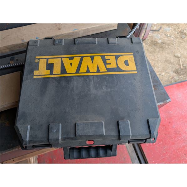 DeWalt DC720 1/2" (12.7mm) Cordless Drill Driver w/ original Case and Batteries/Charger