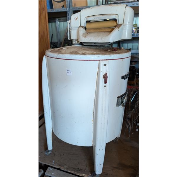 Vintage SA Speed Queen Model F701p Washer (not Tested)