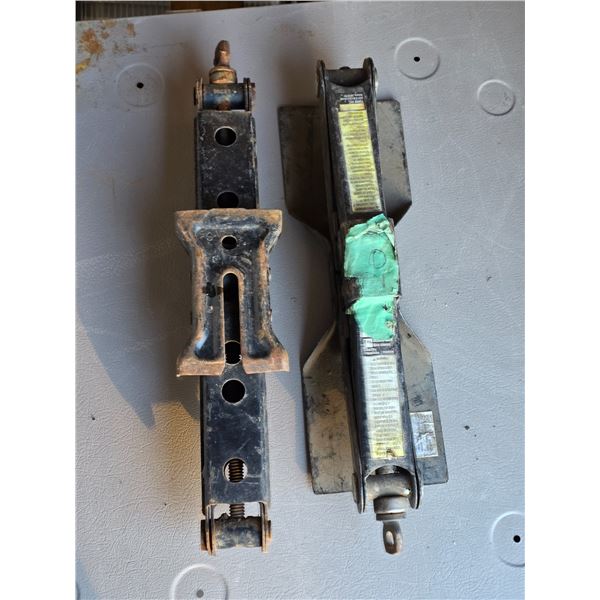 2 car jacks