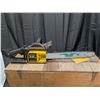 Image 4 : McCulloh Electramac 3.0HP Chain Saw 16" w/ Wood Crate