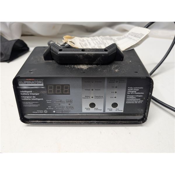 Moto Master Eliminator Intelligent Battery Charger (turns on, Not Tested)