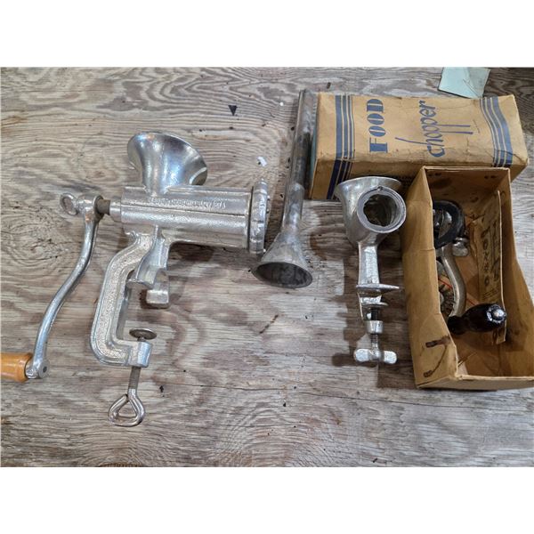 Food chopper/grinder with accessories