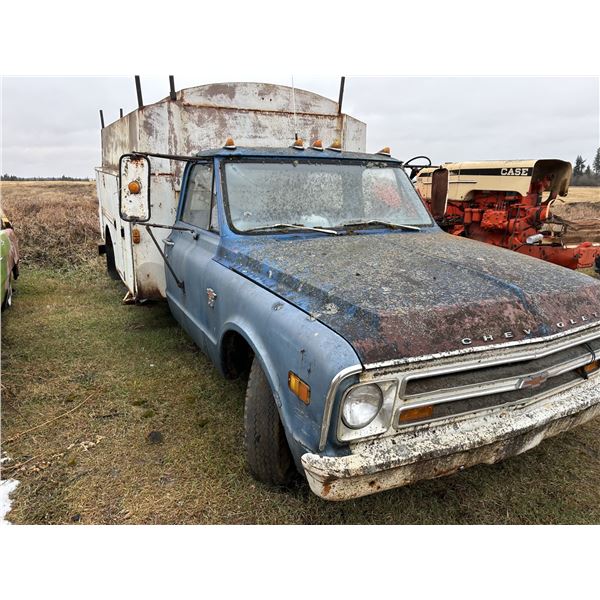 *OFF SITE, NO VIEWING, BID ACCORDING TO PICTURES* Chevy 1 Ton Dullay, Rebuilt 350 Motor Installed 10