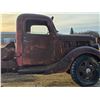 Image 2 : 1936 Flat 8 ford 1 ton truck