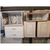 Image 1 : Assorted cupboard pieces- sizes vary