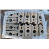 Image 2 : Pallet of Interlocking Stone Bricks 7"x18"