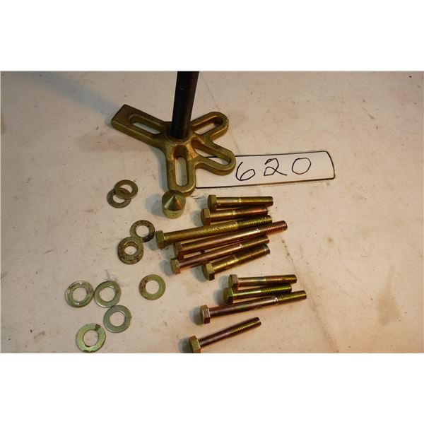 4 slot yoke, centre screw w/assort bolts