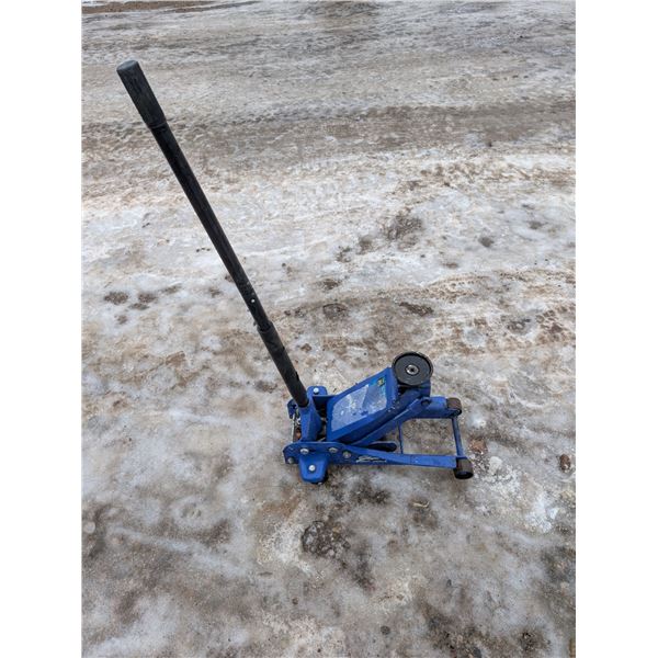 Power Fist Low-Profile Floor Jack