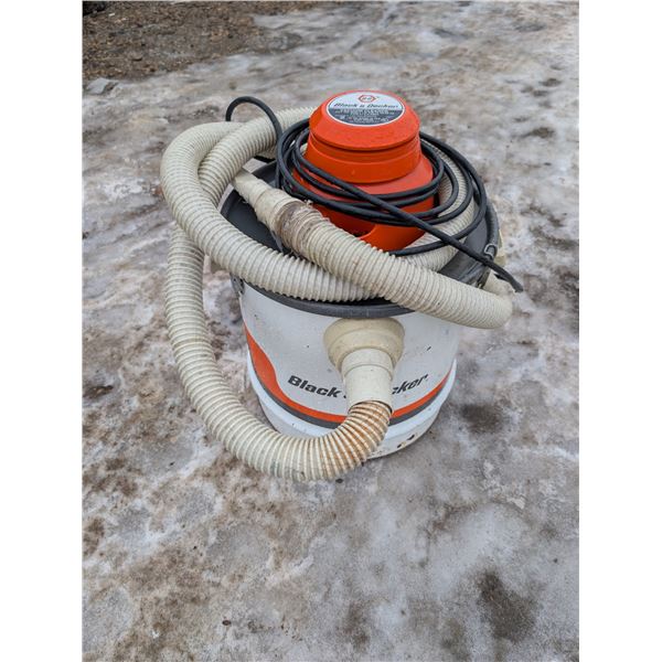 Black and Decker Vacuum Cleaner CAT.NO.6620 120 Volts (not Tested)