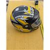 Image 2 : Snowmobile helmet with heated visor