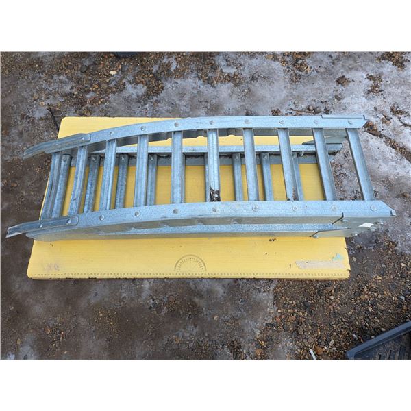 2 trailer ramps