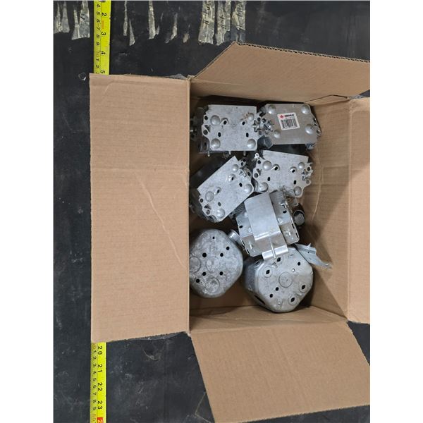 Electrical outlet boxes