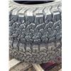 Image 4 : 2 tires and 1 rim- LT255/60R18