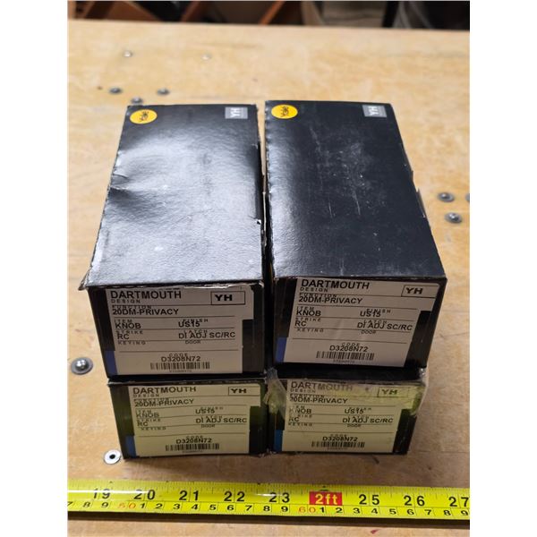 4 NOS YALE privacy door knobs